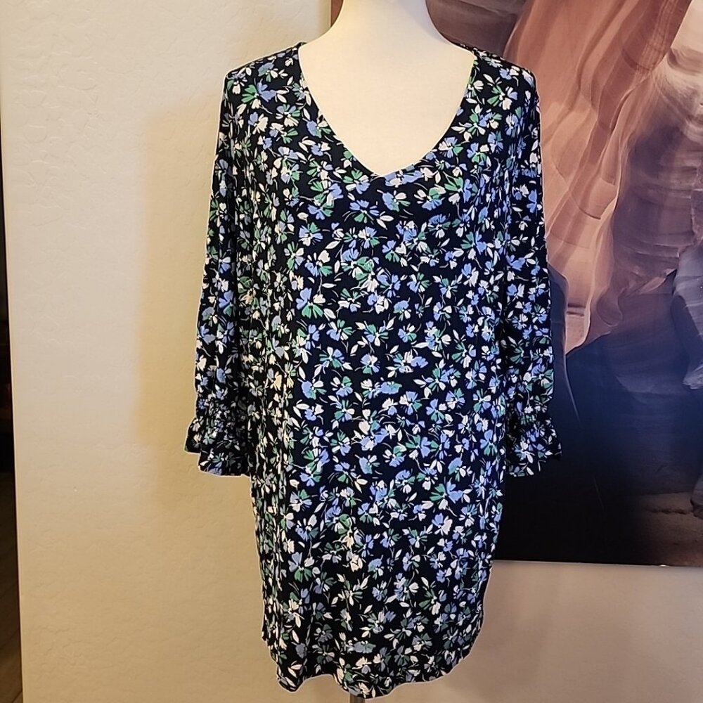 J Jill Tunic Top Size L Blue Floral 3/4 Sleeve V-neck Stretch